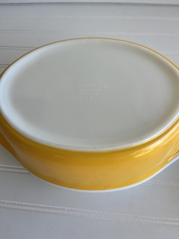 Vintage Sunflower Daisy Pyrex Casserole Backing Dish - Image 3