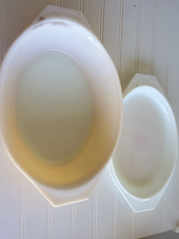 Vintage Sunflower Daisy Pyrex Casserole Backing Dish - Image 2